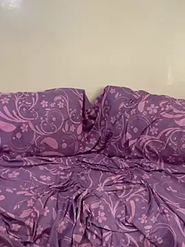 Layla-daloua online show from April 1, 5:10 pm