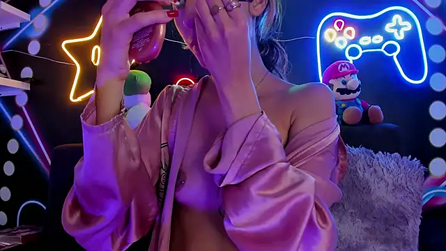 ParisFox  online show from March 18, 8:15 pm