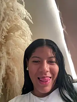 NiaBlanco online show from April 5, 7:11 pm