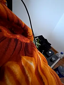 Snapshot of KarlosCarutox chatting on October 5, 9:07 am KarlosCarutox online show from October 5, 9:07 am