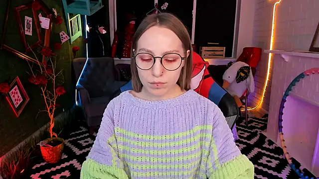 Snapshot of AphexQueen chatting on February 19, 1:06 pm AphexQueen online show from February 19, 1:06 pm