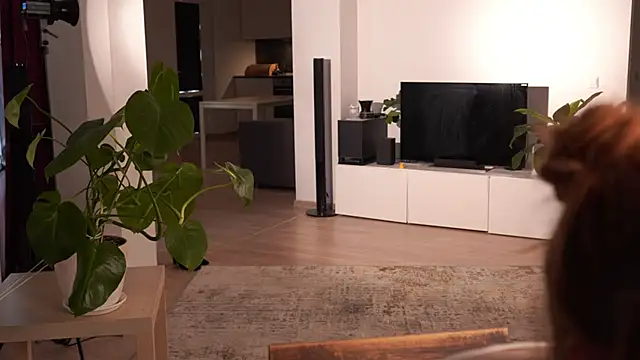 EsmaCrumbley online show from March 30, 4:35 am