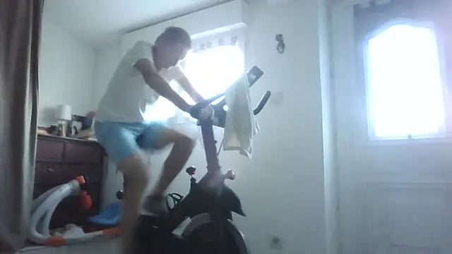 naturiste974 online show from April 14, 5:46 am