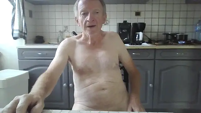 Snapshot of naturiste974 chatting on June 26, 5:28 pm naturiste974 online show from June 26, 5:28 pm