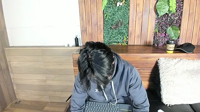 Andy Joy  online show from April 15, 11:50 am