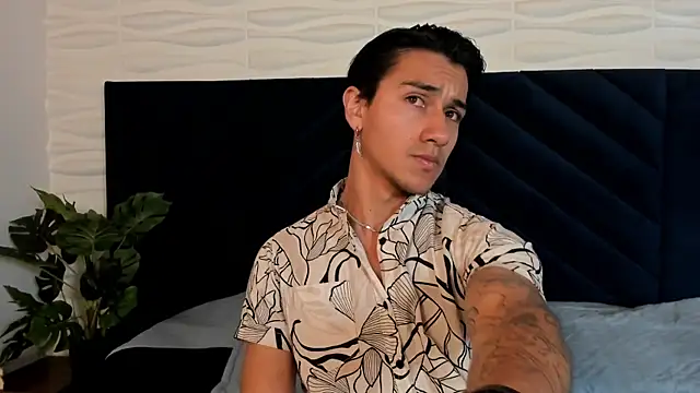 Snapshot of Andy_Joy_ chatting on May 1, 11:37 am Andy Joy online show from May 1, 11:37 am