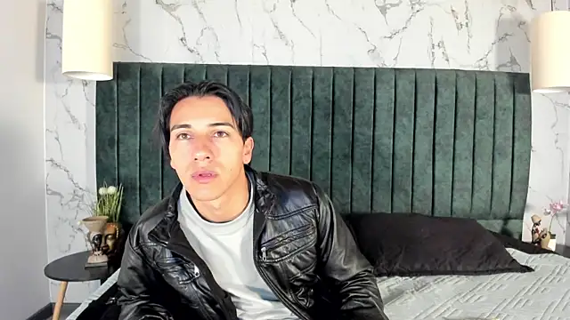 Snapshot of Andy_Joy_ chatting on May 17, 11:39 am Andy Joy online show from May 17, 11:39 am