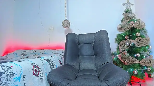 Snapshot of maxowens_oficial chatting on December 12, 8:32 pm maxowens oficial online show from December 12, 8:32 pm