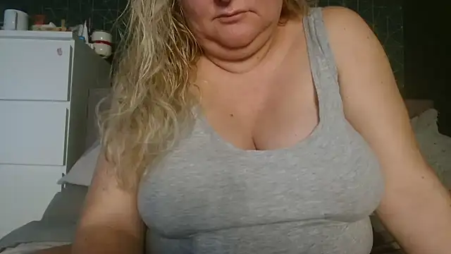 Snapshot of Marie_Slate chatting on November 11, 10:48 am Marie Slate online show from November 11, 10:48 am