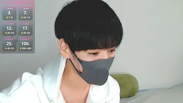 Snapshot of itsme_LEON chatting on September 20, 1:12 pm itsme LEON online show from September 20, 1:12 pm