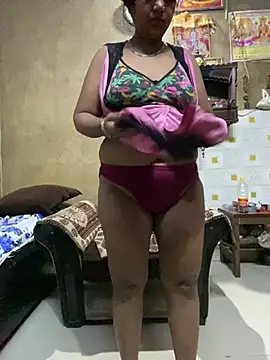 Snapshot of Tameesh_sexy_mistress chatting on July 9, 4:38 am Tameesh sexy mistress online show from July 9, 4:38 am