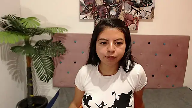 CarolineBrunx online show from March 5, 1:50 pm