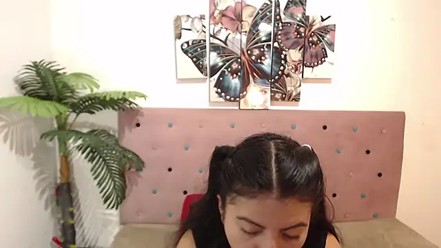 CarolineBrunx online show from March 16, 4:20 am