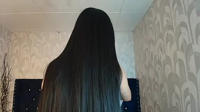 Snapshot of CarolineBrunx chatting on April 24, 10:01 pm CarolineBrunx online show from April 24, 10:01 pm