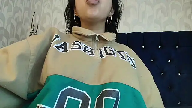 Snapshot of CarolineBrunx chatting on May 26, 8:38 pm CarolineBrunx online show from May 26, 8:38 pm