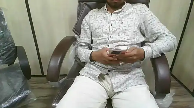 Ishan003 online show from December 7, 6:10 am