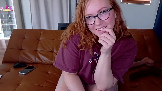 Scarlettredff online show from July 11, 5:26 pm