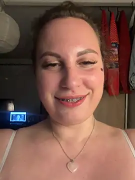 Snapshot of Yanacool007 chatting on December 12, 9:26 pm Yanacool007 online show from December 12, 9:26 pm