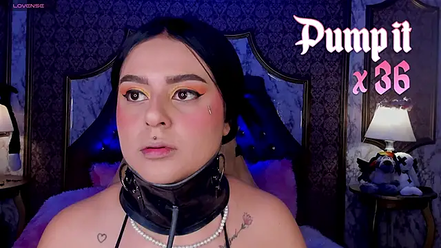 SoffiQueen online show from February 28, 2:07 pm