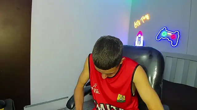 Snapshot of JackSwan18 chatting on September 25, 8:56 pm JackSwan18 online show from September 25, 8:56 pm