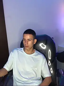 Snapshot of JackSwan18 chatting on November 16, 2:00 pm JackSwan18 online show from November 16, 2:00 pm