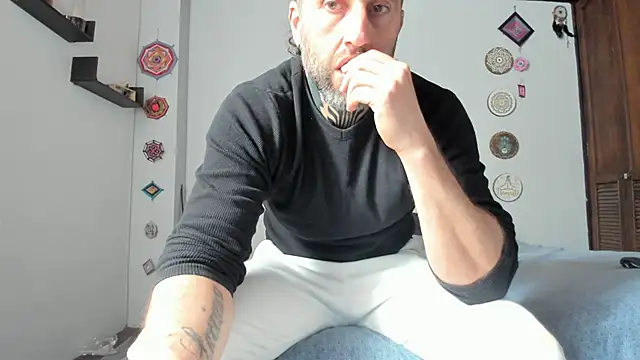 Snapshot of Antoniohot2024 chatting on January 4, 9:52 pm Antoniohot2024 online show from January 4, 9:52 pm