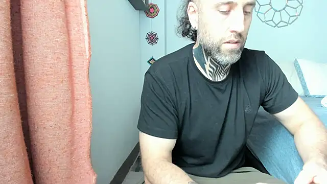 Snapshot of Antoniohot2024 chatting on January 10, 2:45 pm Antoniohot2024 online show from January 10, 2:45 pm