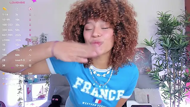 Snapshot of natty_romanof_18 chatting on January 23, 3:32 pm natty romanof 18 online show from January 23, 3:32 pm