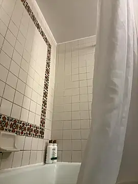 Snapshot of Insaneskillzz69 chatting on October 9, 8:23 am Insaneskillzz69 online show from October 9, 8:23 am