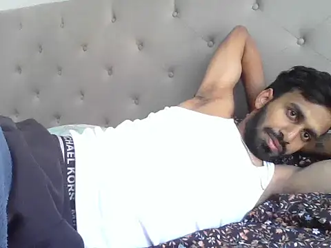 Snapshot of skinny__boy__ chatting on November 14, 4:17 pm skinny boy online show from November 14, 4:17 pm