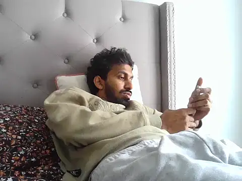 Snapshot of skinny__boy__ chatting on February 23, 6:16 pm skinny boy online show from February 23, 6:16 pm