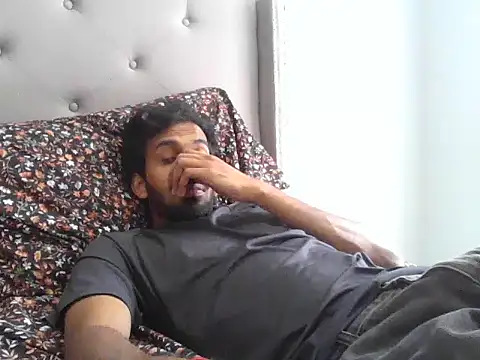 Snapshot of skinny__boy__ chatting on February 25, 7:45 pm skinny boy online show from February 25, 7:45 pm