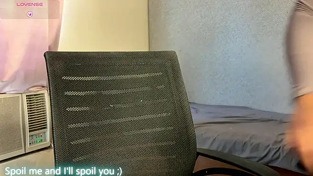 Snapshot of ohh_mona chatting on April 23, 5:19 am ohh mona online show from April 23, 5:19 am
