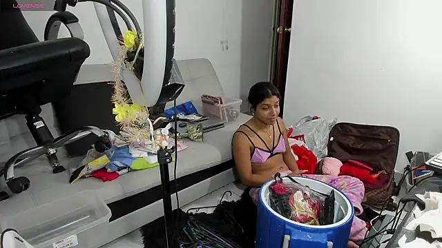 pocahontas lov20 online show from January 14, 7:17 am