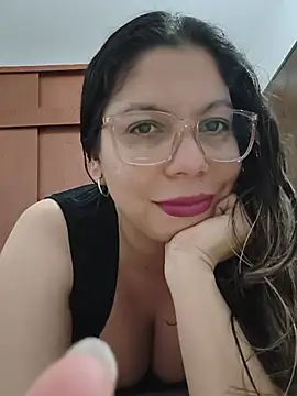 Snapshot of Carliina_Soussa chatting on July 2, 10:49 pm Carliina Soussa online show from July 2, 10:49 pm