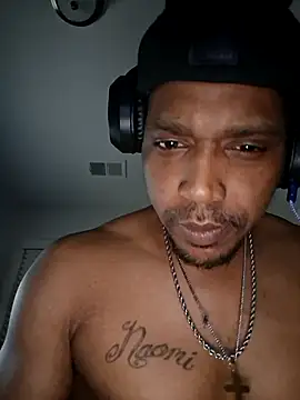 Snapshot of bigboytoy912 chatting on April 26, 7:28 am bigboytoy912 online show from April 26, 7:28 am
