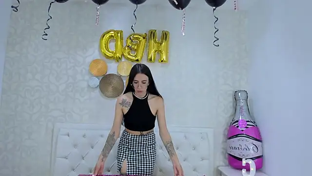 Snapshot of Clarisse28 chatting on December 22, 7:42 pm Clarisse28 online show from December 22, 7:42 pm