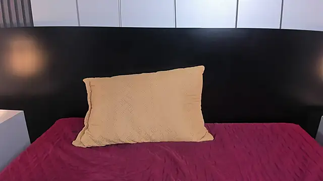 Snapshot of liz_goth chatting on January 16, 1:14 pm liz goth online show from January 16, 1:14 pm