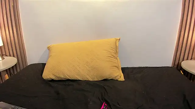 Snapshot of liz_goth chatting on January 19, 4:36 pm liz goth online show from January 19, 4:36 pm