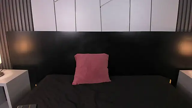 Snapshot of liz_goth chatting on February 21, 1:33 pm liz goth online show from February 21, 1:33 pm