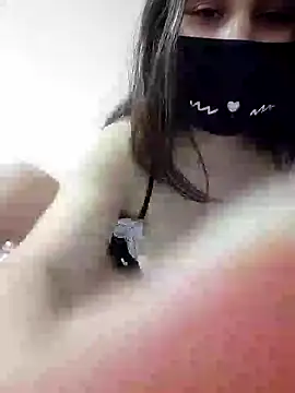 Snapshot of MikaKors chatting on January 18, 1:29 pm MikaKors online show from January 18, 1:29 pm