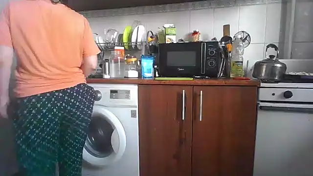 Snapshot of MikaKors chatting on March 2, 9:10 am MikaKors online show from March 2, 9:10 am