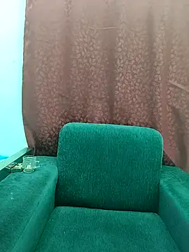 Snapshot of Cute_Kritika chatting on April 17, 4:04 am Cute Kritika online show from April 17, 4:04 am