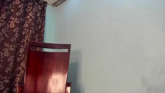 Snapshot of Nathaly_love96 chatting on January 17, 11:37 am Nathaly love96 online show from January 17, 11:37 am