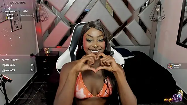 Nahomi-Hill online show from February 2, 7:57 pm