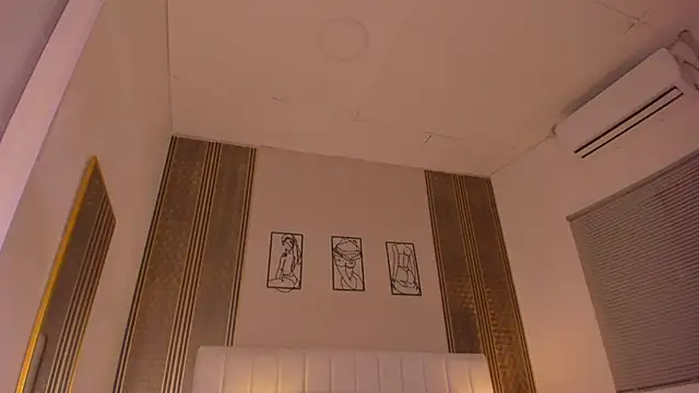 zoe sky  online show from February 26, 11:53 am