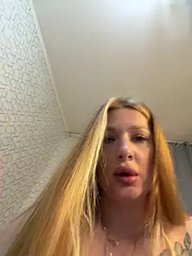 Snapshot of Tatti-Go chatting on May 5, 6:16 pm Tatti-Go online show from May 5, 6:16 pm