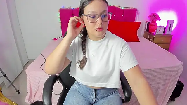 SofiaJoness  online show from December 23, 3:29 am