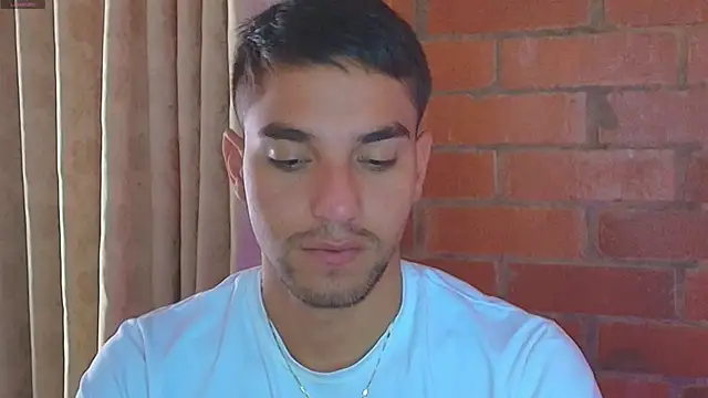 Snapshot of Leandro_valenzuela chatting on February 5, 3:20 pm Leandro valenzuela online show from February 5, 3:20 pm