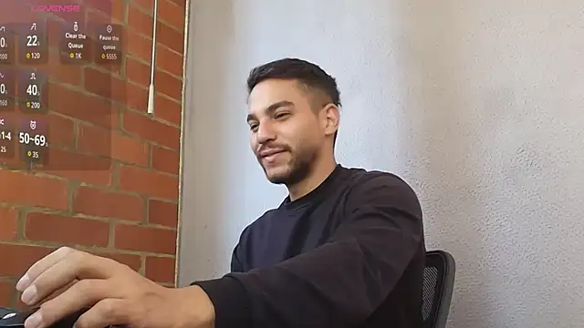 Leandro valenzuela online show from April 8, 3:12 pm